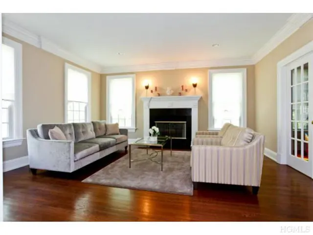 107 Aspinwall Rd