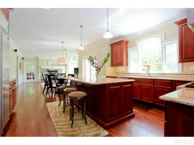 107 Aspinwall Rd
