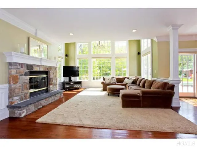 107 Aspinwall Rd