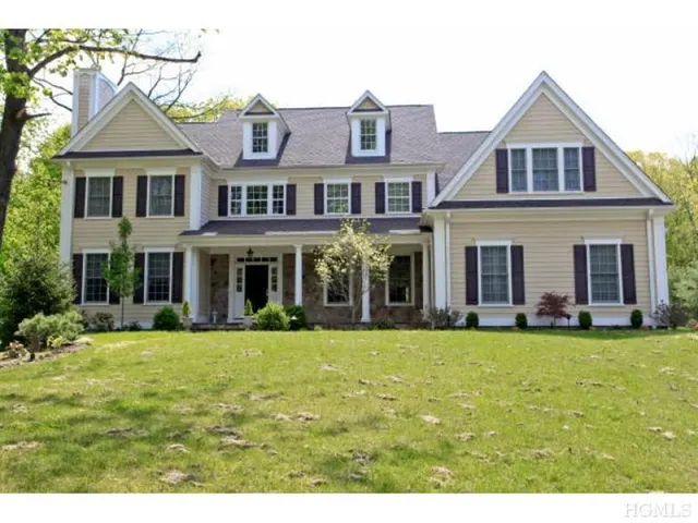 107 Aspinwall Rd