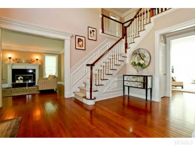 107 Aspinwall Rd