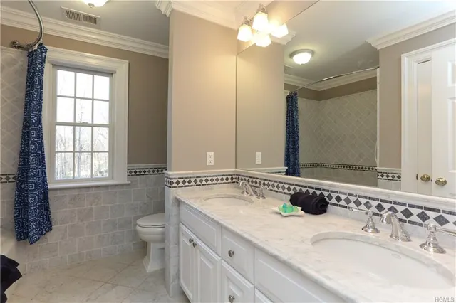 95 Aspinwall Rd
