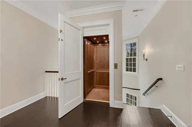 37 Austin Hill Rd