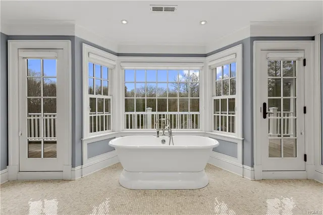 37 Austin Hill Rd