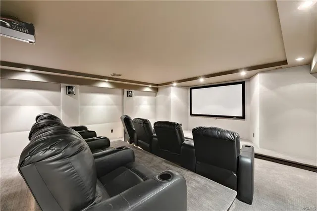 37 Austin Hill Rd