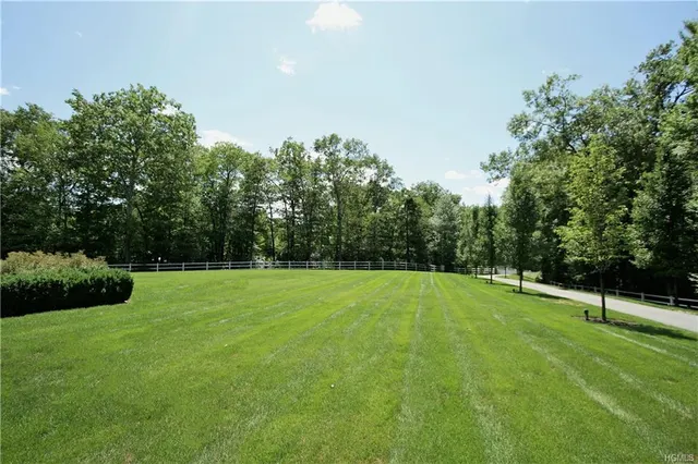 37 Austin Hill Rd