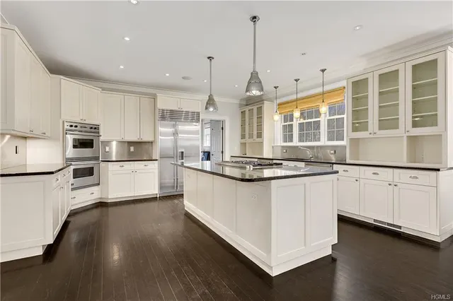 37 Austin Hill Rd