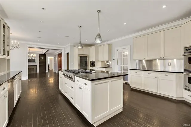 37 Austin Hill Rd