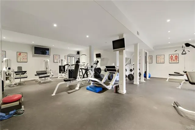 37 Austin Hill Rd