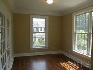 32 Austin Place