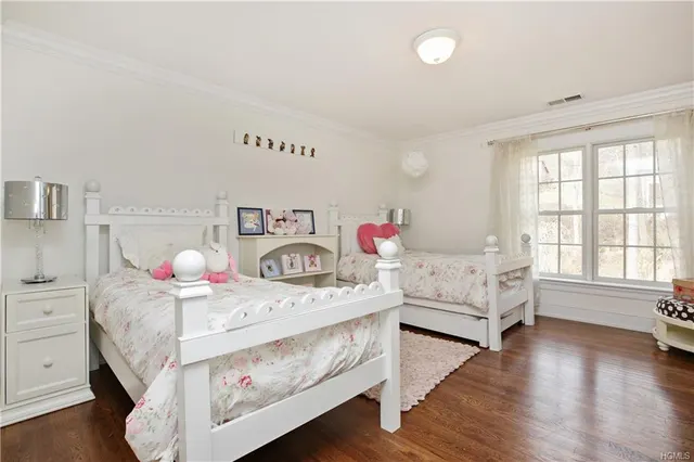 9 Austin Place