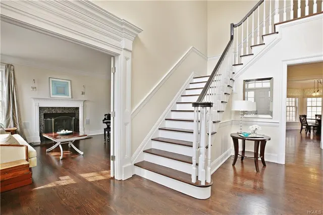 9 Austin Place