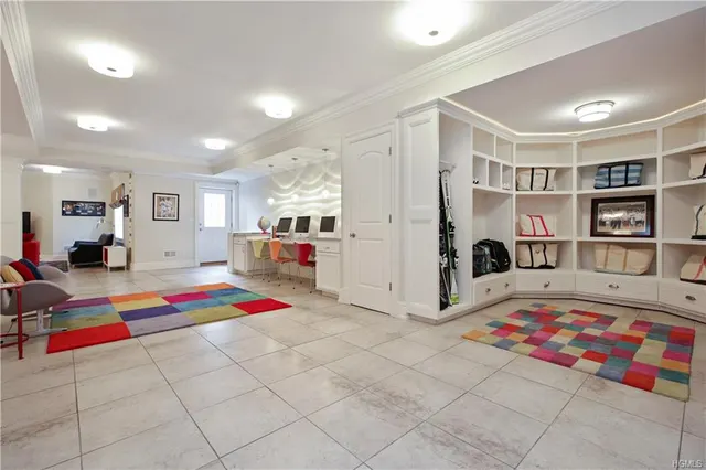 9 Austin Place