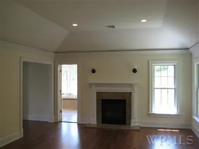 9 Austin Place