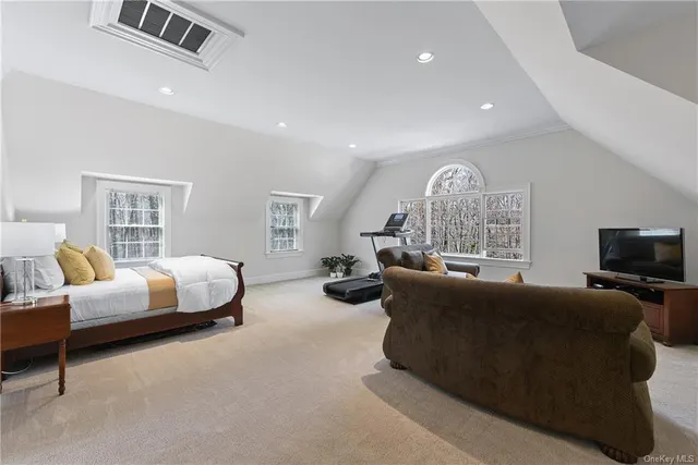 27 Autumn Ridge Rd