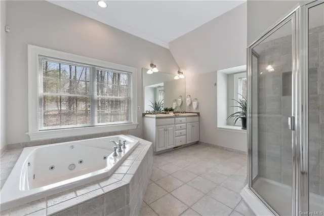 27 Autumn Ridge Rd