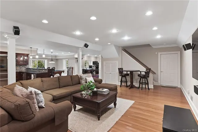 27 Autumn Ridge Rd