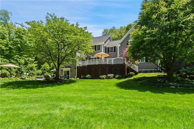 27 Autumn Ridge Rd