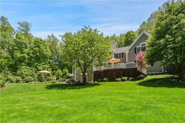 27 Autumn Ridge Rd