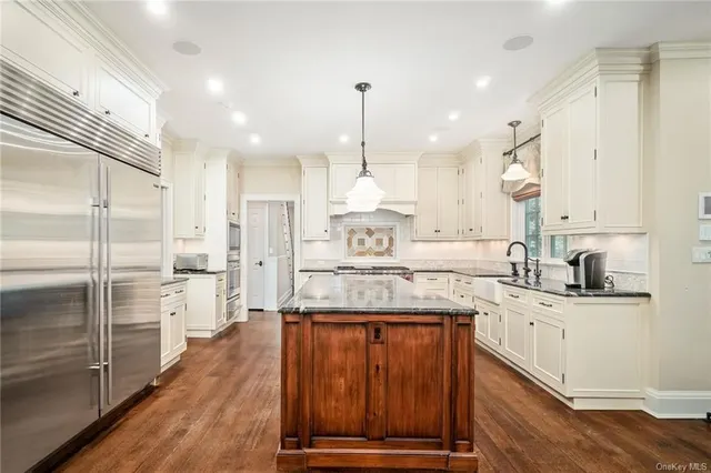 2 Henker Farm Lane