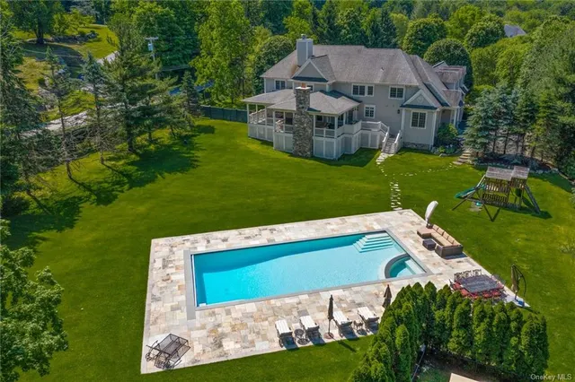 2 Henker Farm Lane