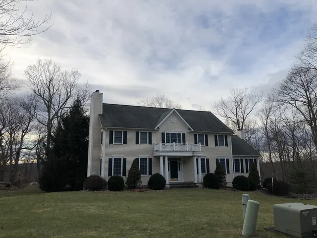11 Ledgewood Lane