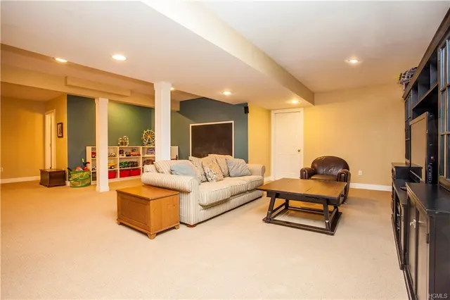 5 Morris Court