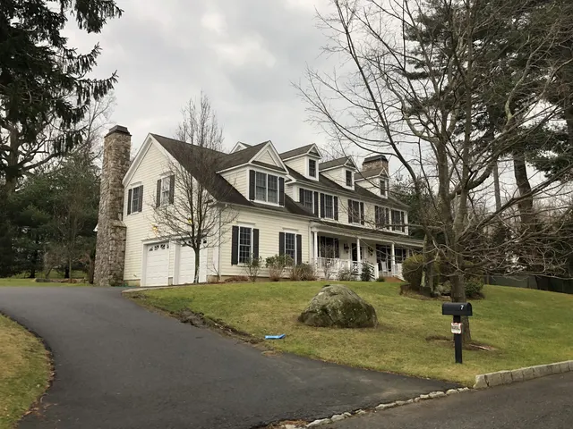 7 Morris Court