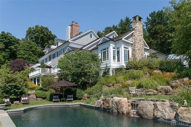 240 Mount Holly Rd