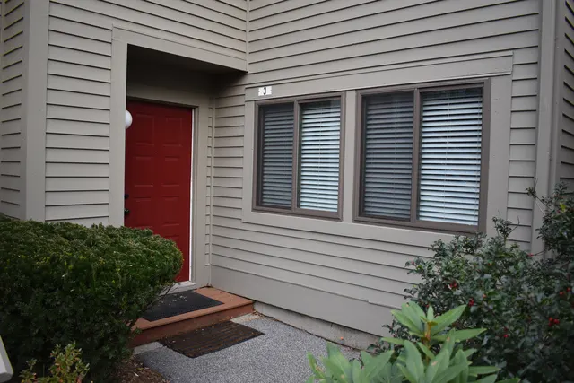 3 Oakridge Drive