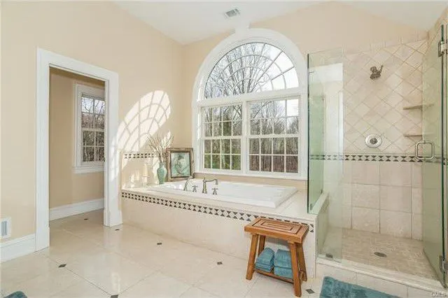 20 Silver Spring Lane