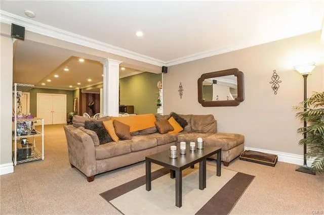 20 Silver Spring Lane