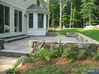 3 Stone Hedge Circle