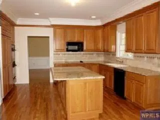 15 Tall Pines Dr