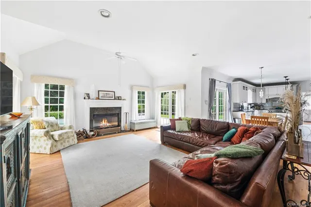 752 Titicus Rd
