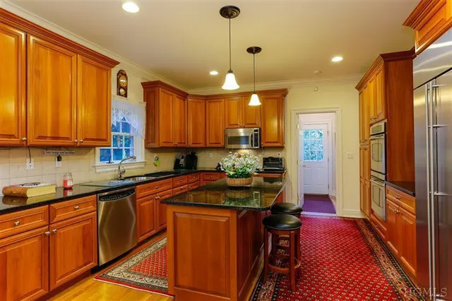 752 Titicus Rd