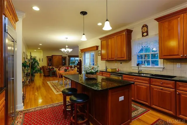 752 Titicus Rd