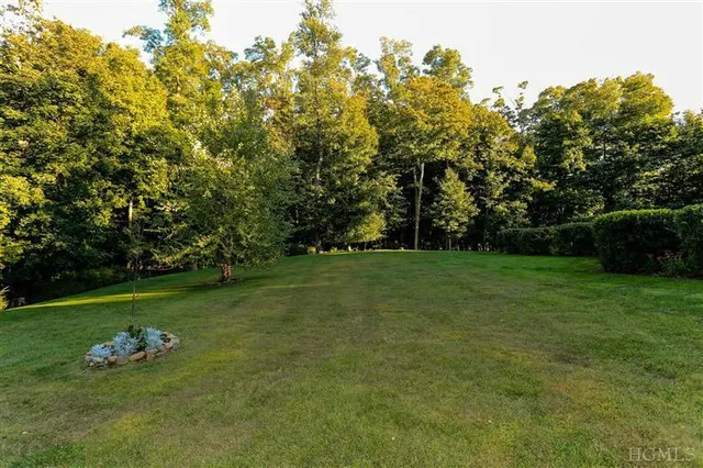 752 Titicus Rd