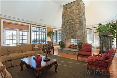 76 Todd Rd