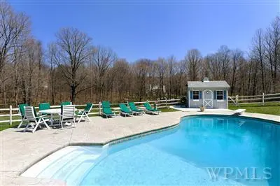 7 Woodway Rd