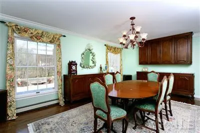7 Woodway Rd
