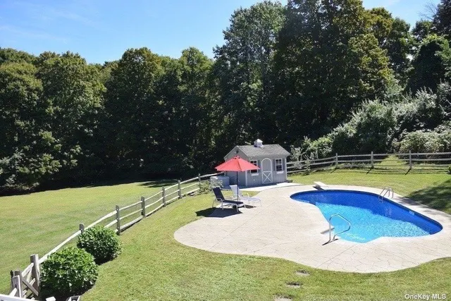 7 Woodway Rd