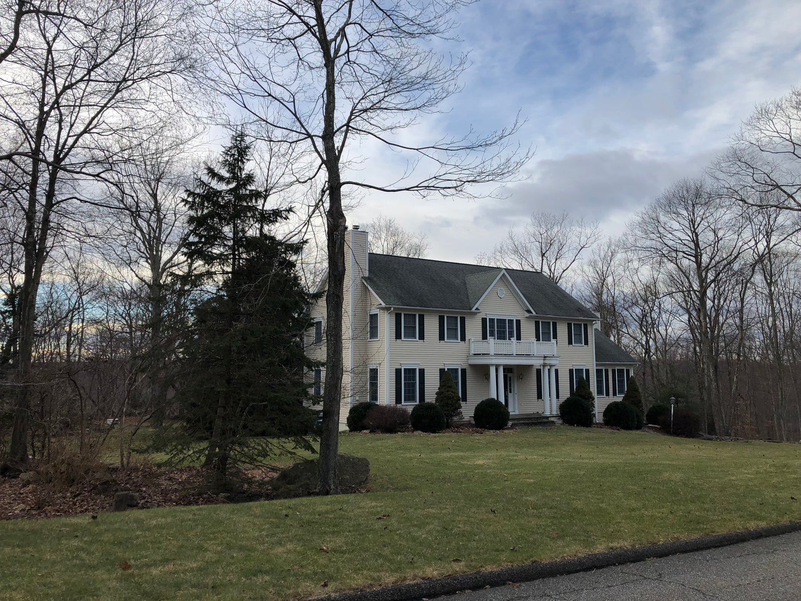 11 Ledgewood Lane