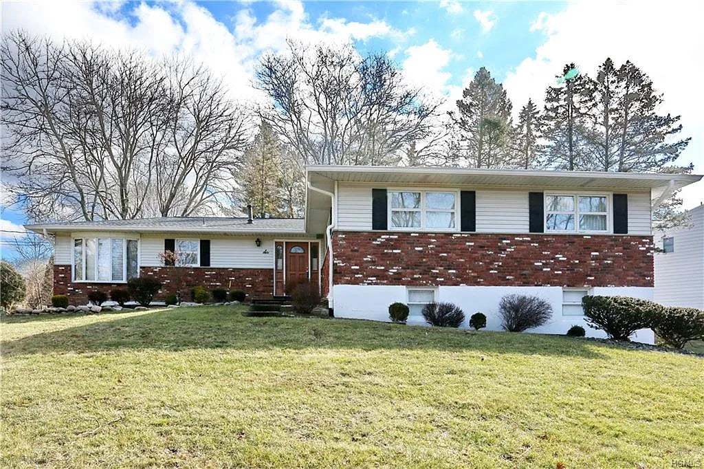 6 Blair CT